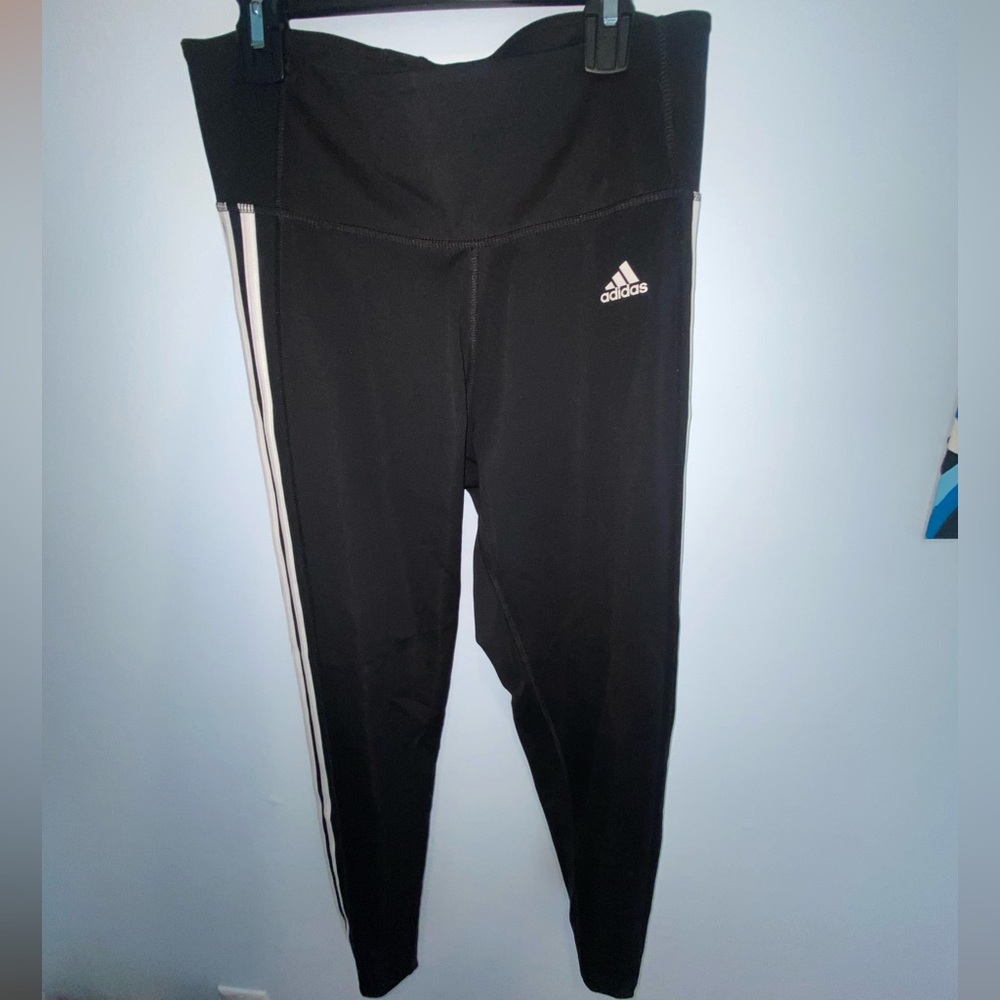 Adidas medium black leggings